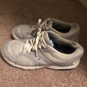 Used Grey/White Sneakers